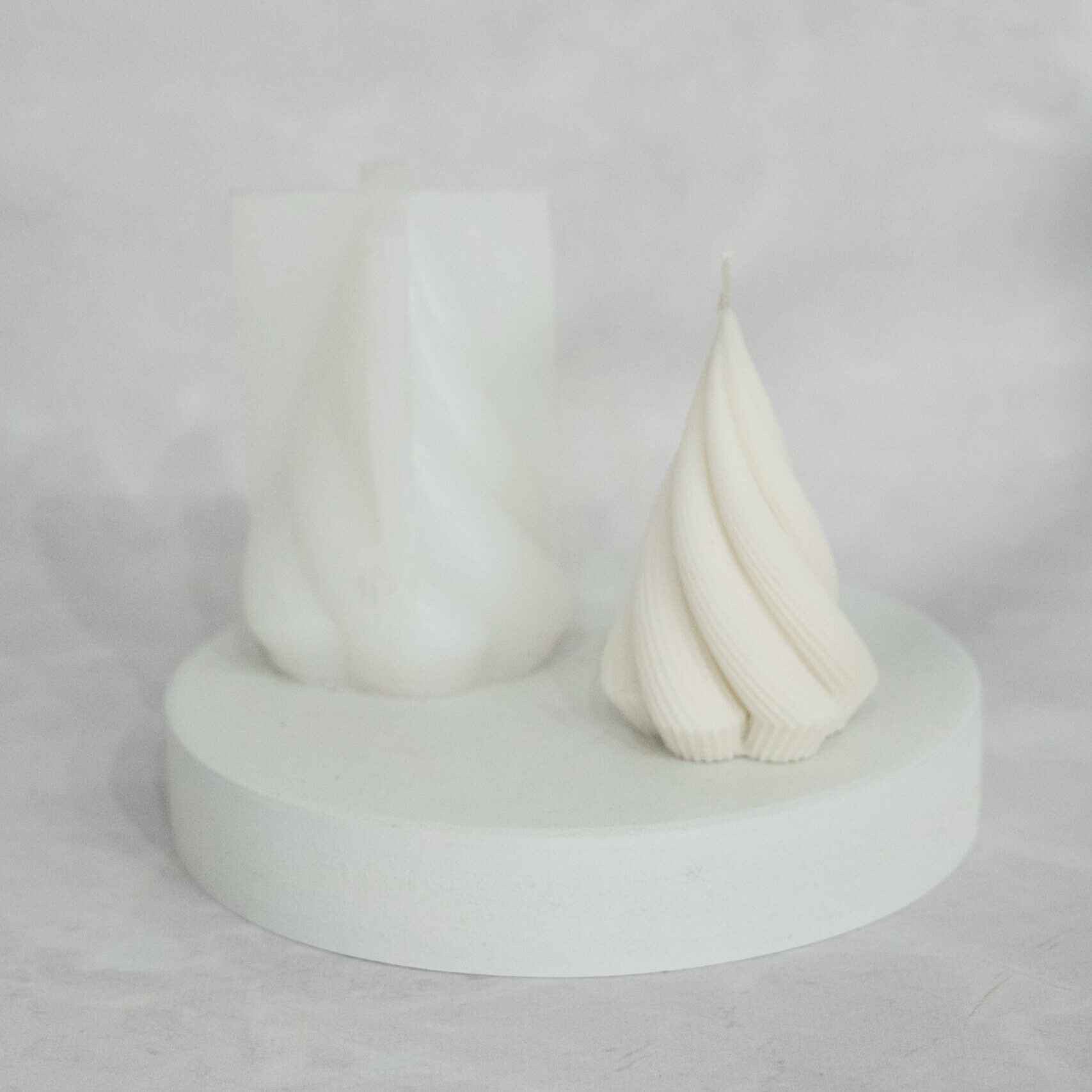 DSC03693 Molde Pino Torneado Lineas Finas - Image 1